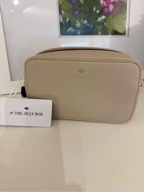 ela for The Jilly Box Cream Vegan Leather Belt Bag/Fanny Pack NWT